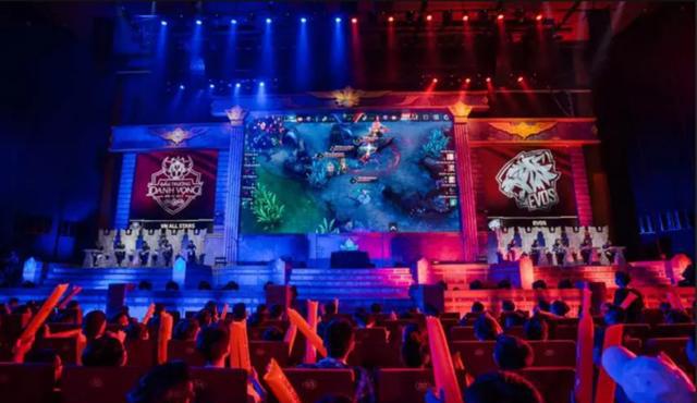 蓝军旧将：因罗德里伤缺等因素，阿森纳夺冠可能性大大增加